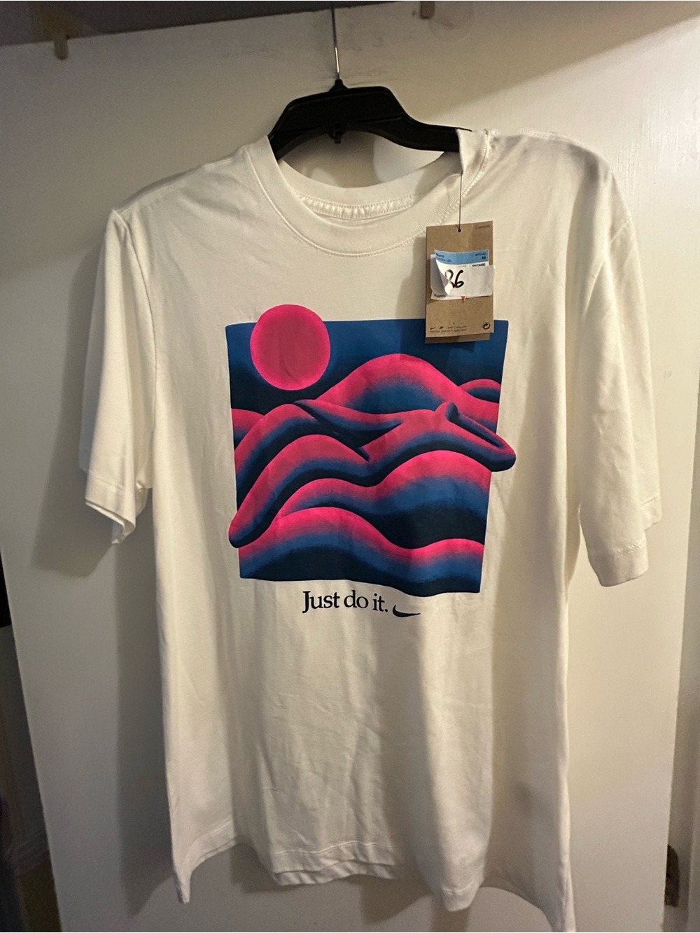 Nike Men's NWT White Graphic 'Just Do It.' Tee with Pink & Blue Print, Sz Medium